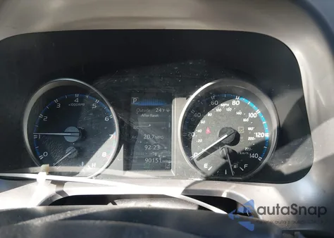 2017 Toyota Rav4 Le z USA, uszkodzony, nr VIN JTMBFREV5HJ111844